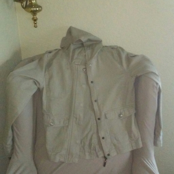 Clothes - Picture 8 of 8